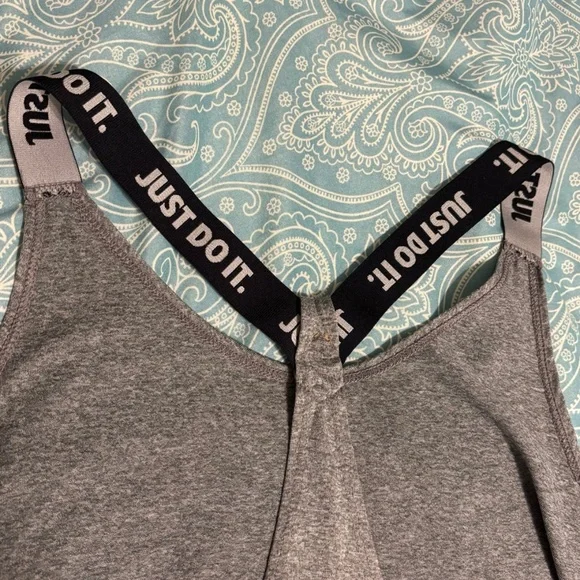 Nike Dri-Fit sports tank top - Picture 4 of 5